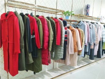 一線品牌卡拉貝斯 折扣女裝走份批發一手貨源，重慶服裝服飾批發新選擇